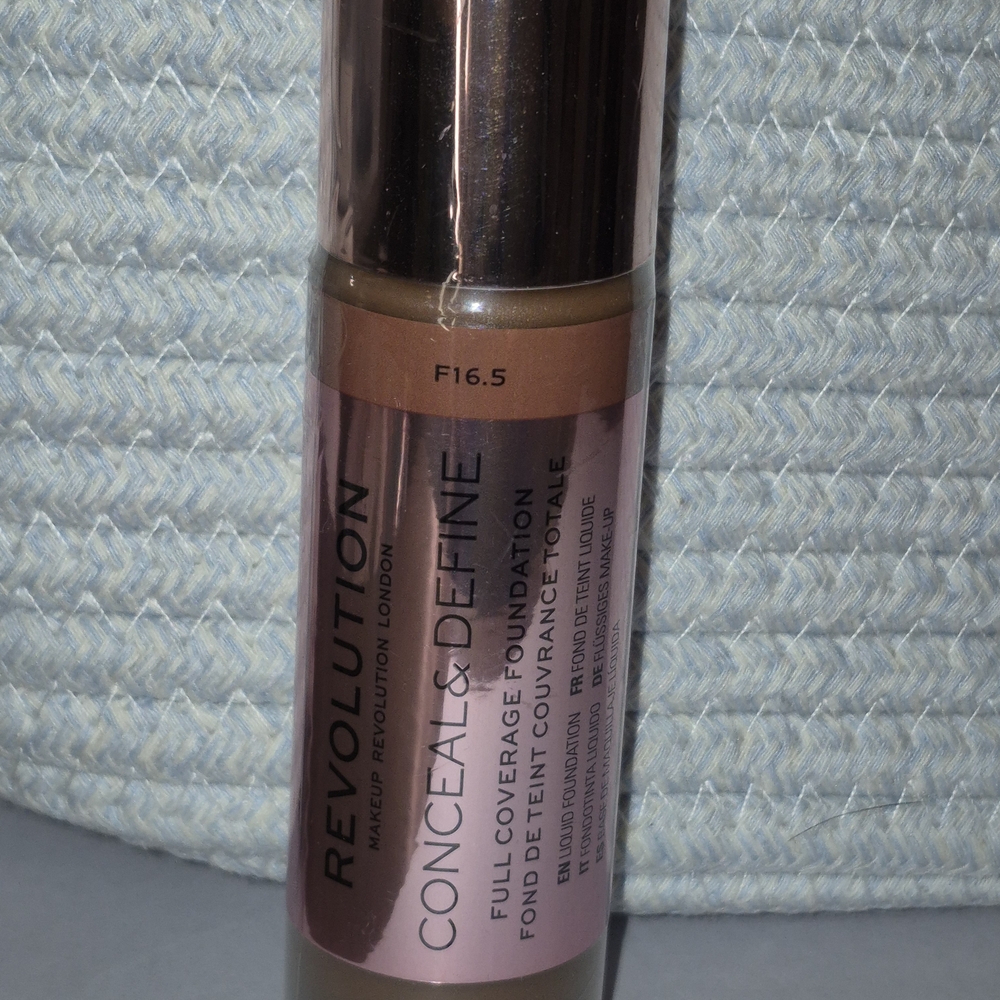 Revolution Brown Foundation Luxurious Liquid Makeup F16.5